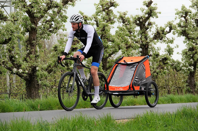 CUBE fiets met fietskar of fiets aanhanger