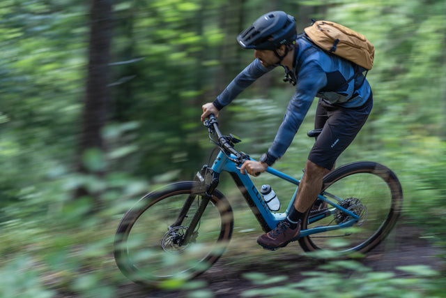 CUBE full suspension mtb op de trail