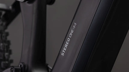 CUBE STEREO HYBRID ONE44 HPC RACE 800 BLACKLINE