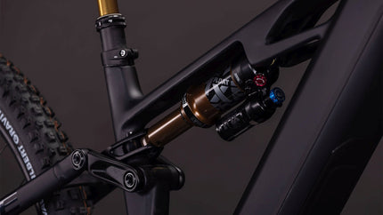 CUBE STEREO HYBRID ONE44 HPC AT 800 CARBON/GOLD