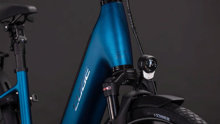 CUBE SUPREME HYBRID DELUXE PRO 600 ELECTRICBLUE/CHROME