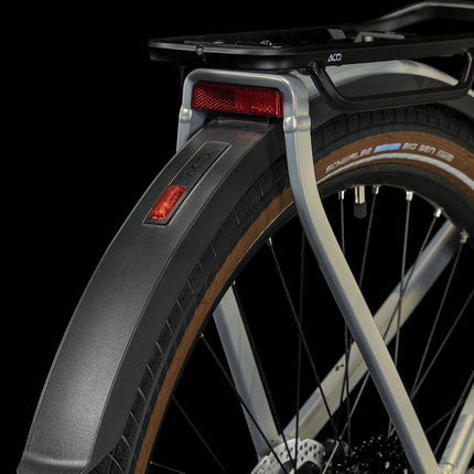 CUBE TOURING HYBRID PRO 625 PEARLYSILVER/BLACK