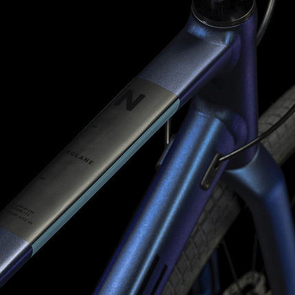 CUBE NULANE VELVETBLUE/BLACK