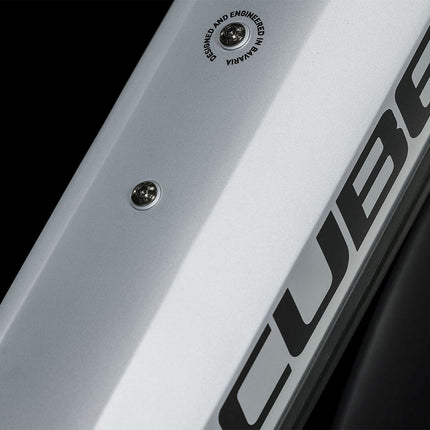 CUBE KATHMANDU HYBRID SLX 750 POLARSILVER/BLK