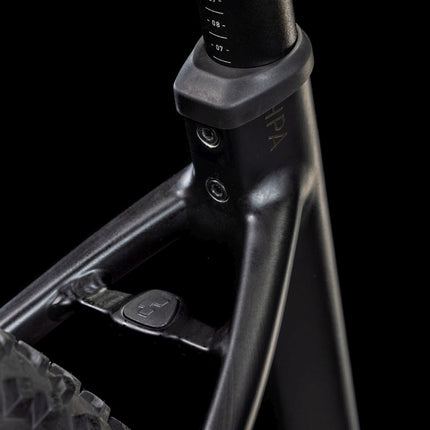 CUBE REACTION HYBRID ONE 600 BLACKLINE