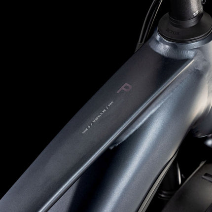 CUBE TOURING HYBRID PRO 625 METALLICGREY/CHROME