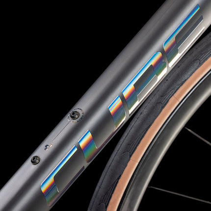 CUBE ATTAIN C:62 SLT CARBON/RAINBOW