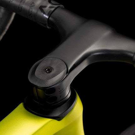 CUBE AGREE C:62 RACE FLASHLIME/BLACK