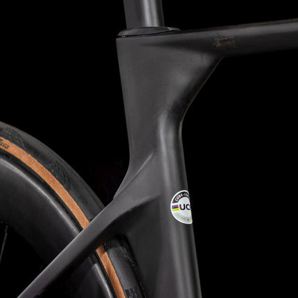 CUBE LITENING AERO C:68X RACE BLACKLINE