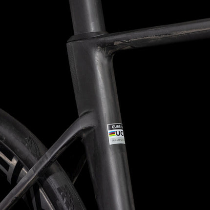 CUBE LITENING AIR C:68X RACE BLACKLINE